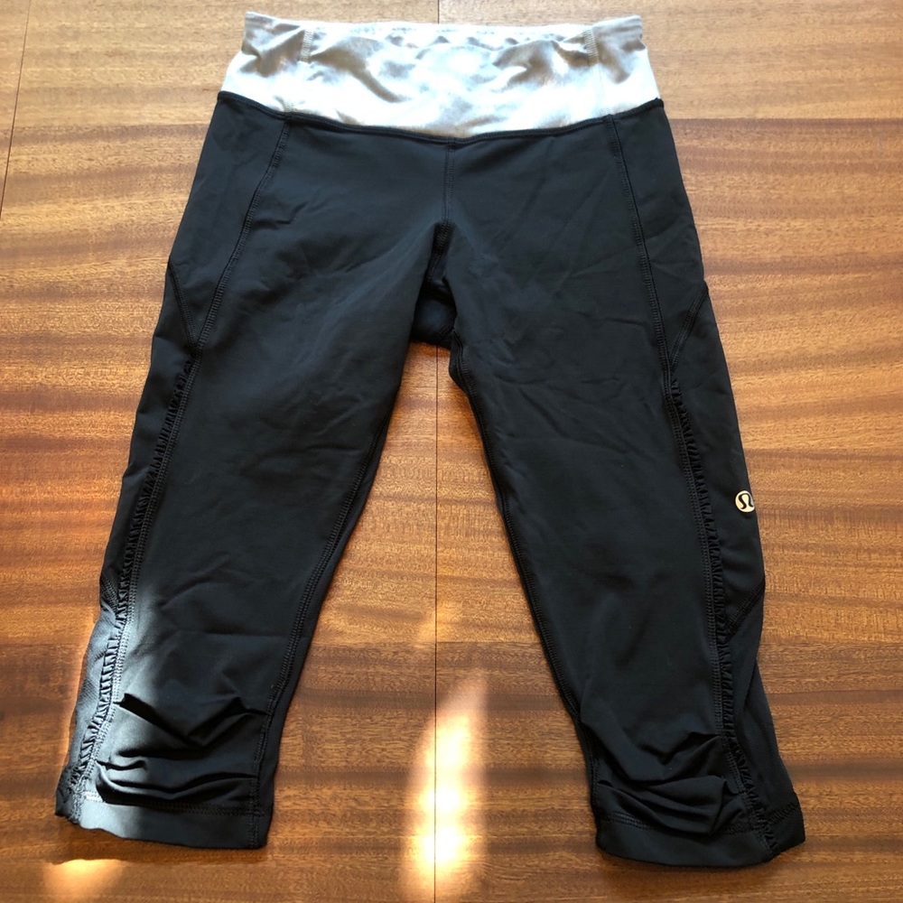 Lululemon Capri Cinched Legging Grey Waistband